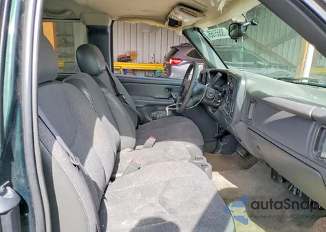 2005 Chevrolet Silverado C1500 z USA, uszkodzony, nr VIN 1GCEC19X65Z281923